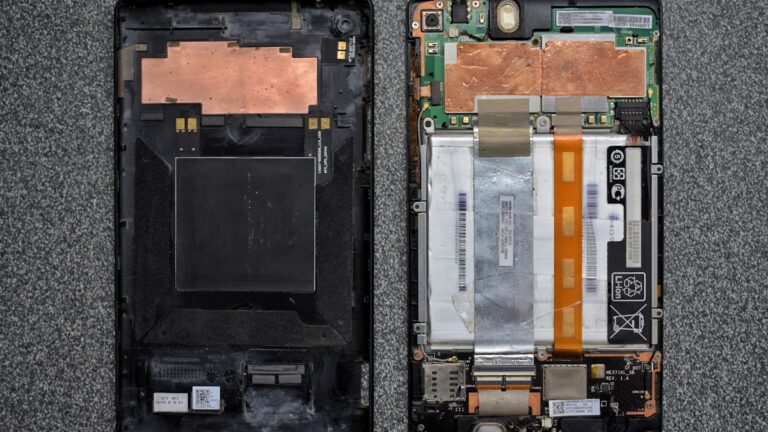 Telefon mobil cu baterie deteriorata