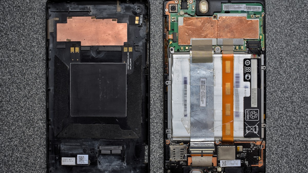 Telefon mobil cu baterie deteriorata